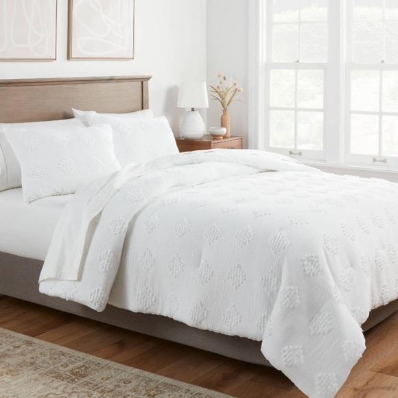 Threshold Tufted Diamond Crinkle Comforter & Sham Set Twin/Twin XL - Picture 1 of 4